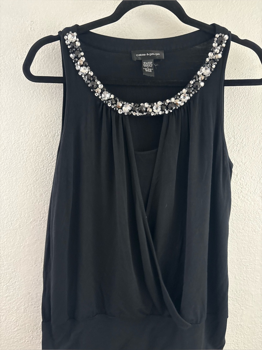 Cable & Gauge draped crossover front keyhole neckline adorned with rhinestones L - Picture 2 of 6